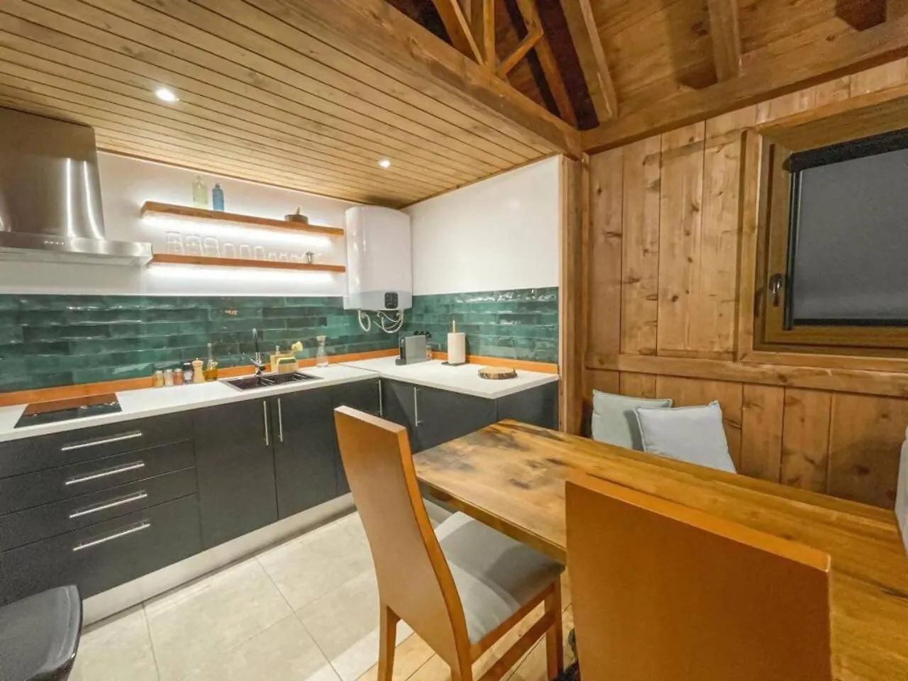 Mountain Eco Shelter 1 Hotel Funchal  Funchal (Madeira)